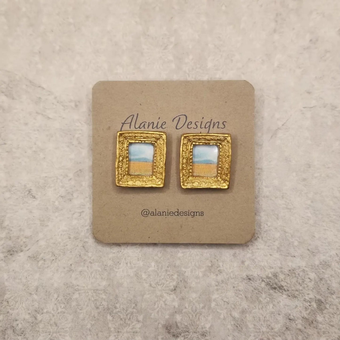 Intricate Gold Picture Frame Detailed Studs (Style 1)