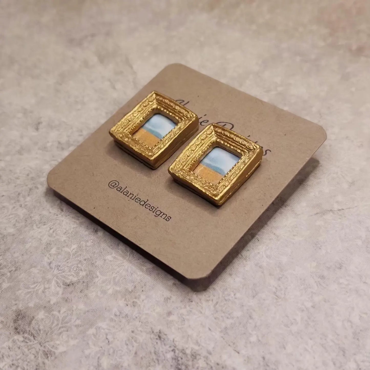Intricate Gold Picture Frame Detailed Studs (Style 1)