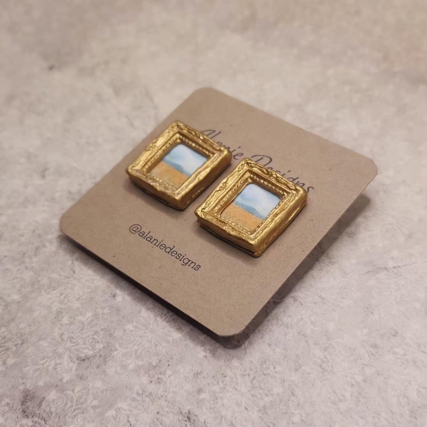 Intricate Gold Picture Frame Detailed Studs (Style 2)